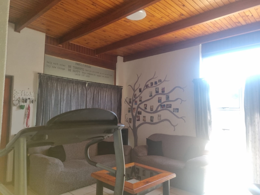 4 Bedroom Property for Sale in Windsor Park Western Cape